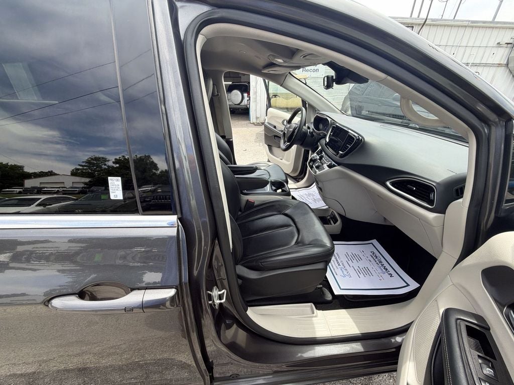 2023 Chrysler Pacifica Touring L