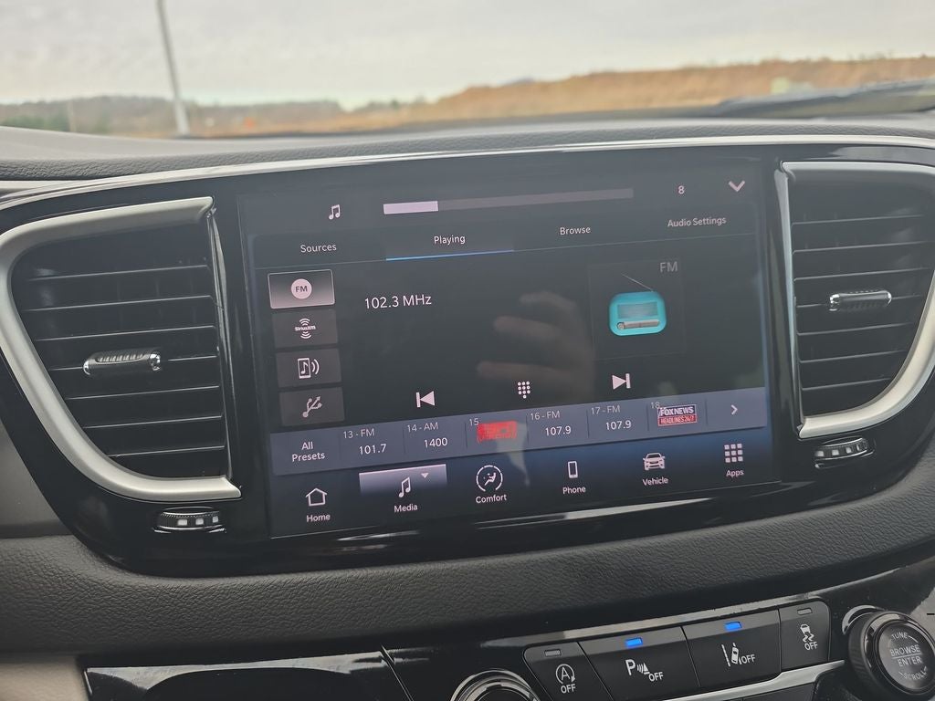2024 Chrysler Pacifica Touring L