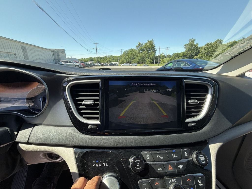 2023 Chrysler Pacifica Touring L