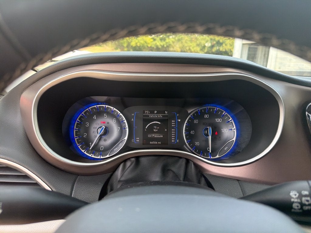 2023 Chrysler Voyager LX
