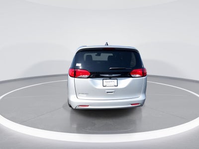 2024 Chrysler Voyager LX