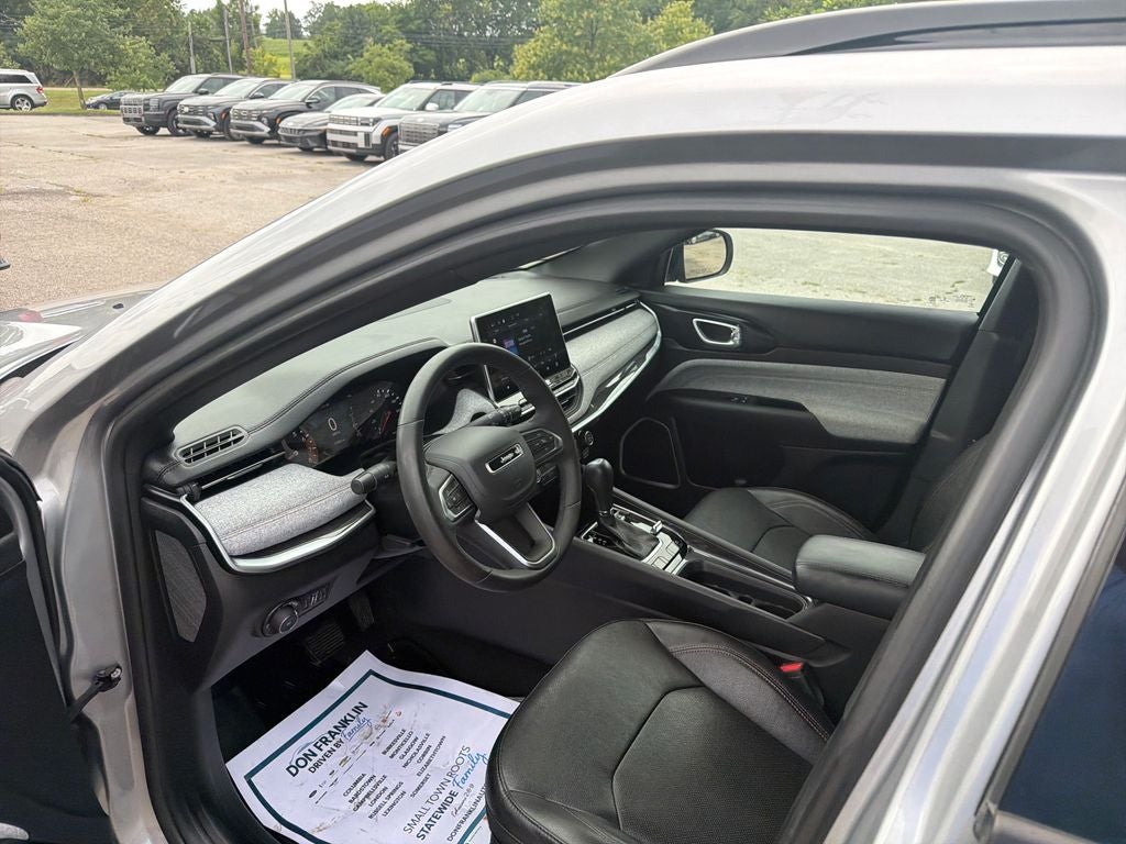 2023 Jeep Compass Latitude Lux