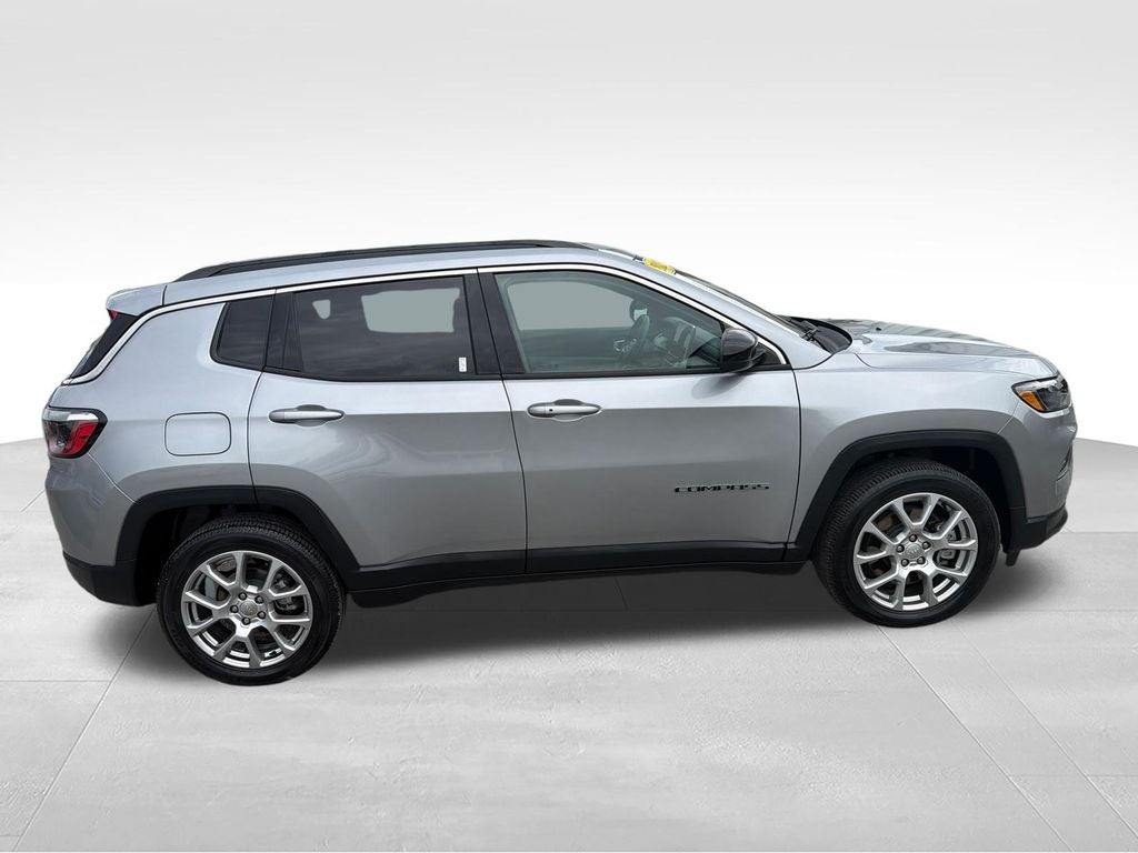 2023 Jeep Compass Latitude Lux