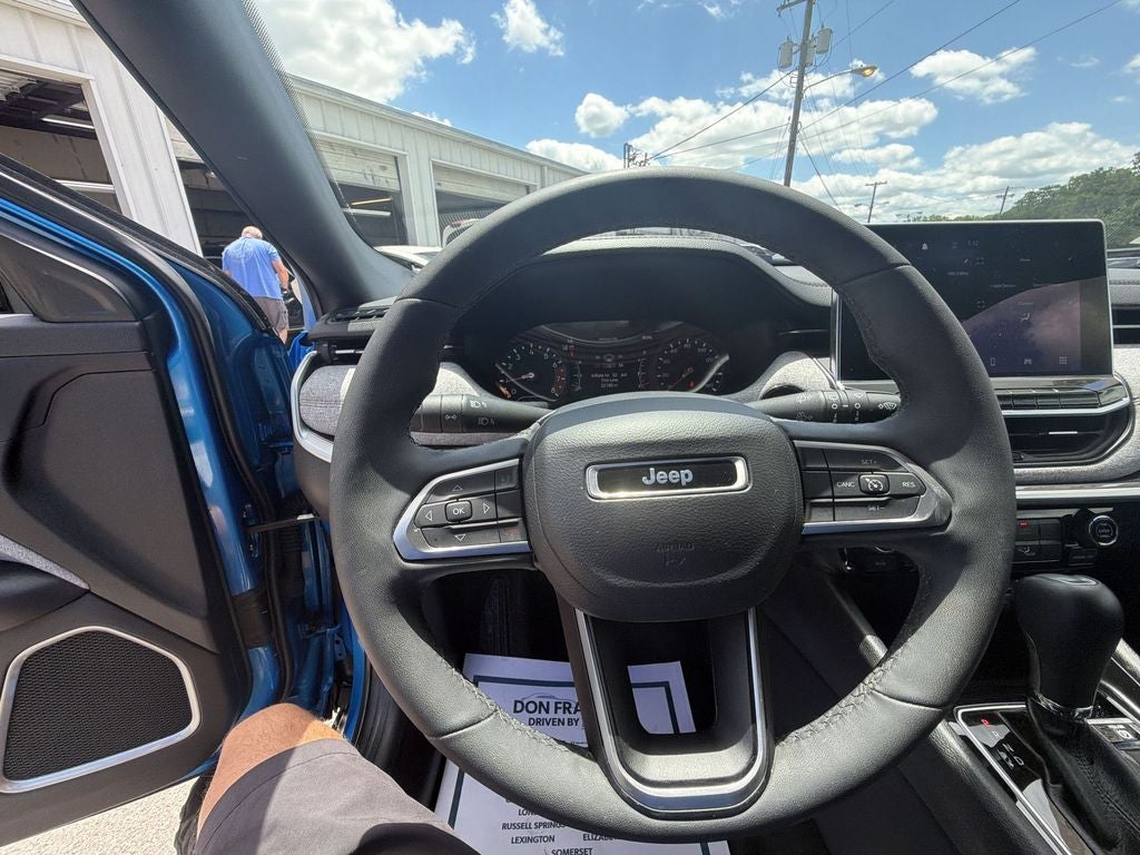 2023 Jeep Compass Latitude Lux
