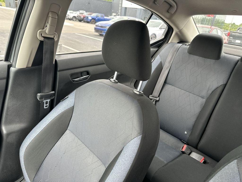 2023 Nissan Versa 1.6 SV