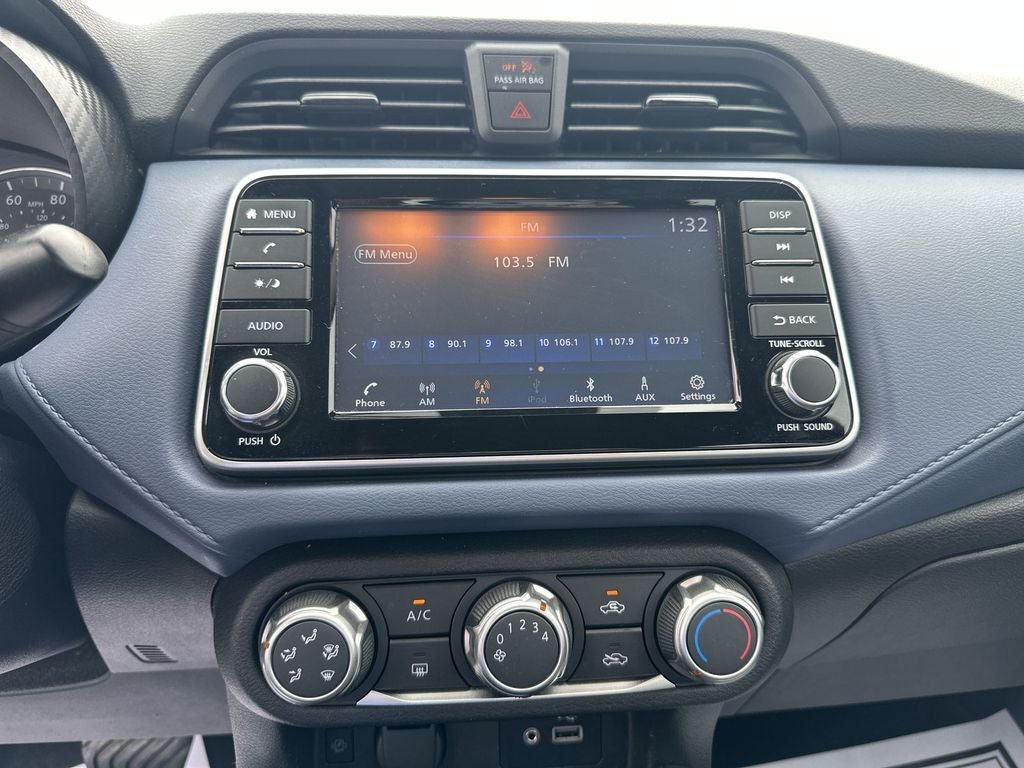 2023 Nissan Versa 1.6 SV