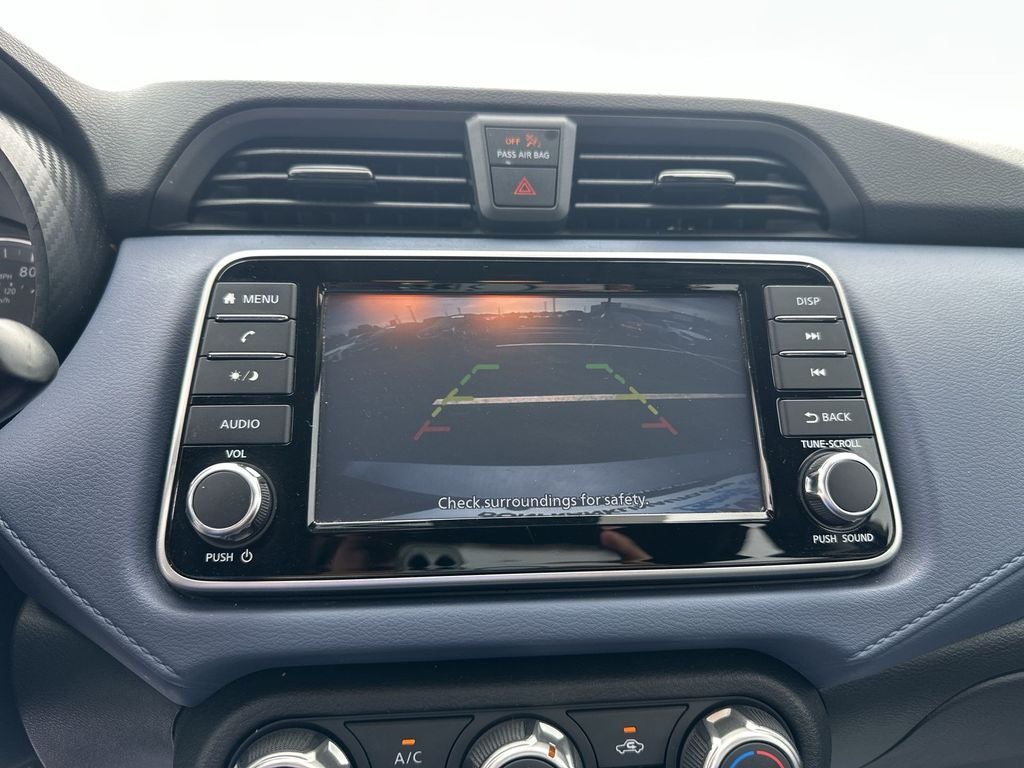 2023 Nissan Versa 1.6 SV