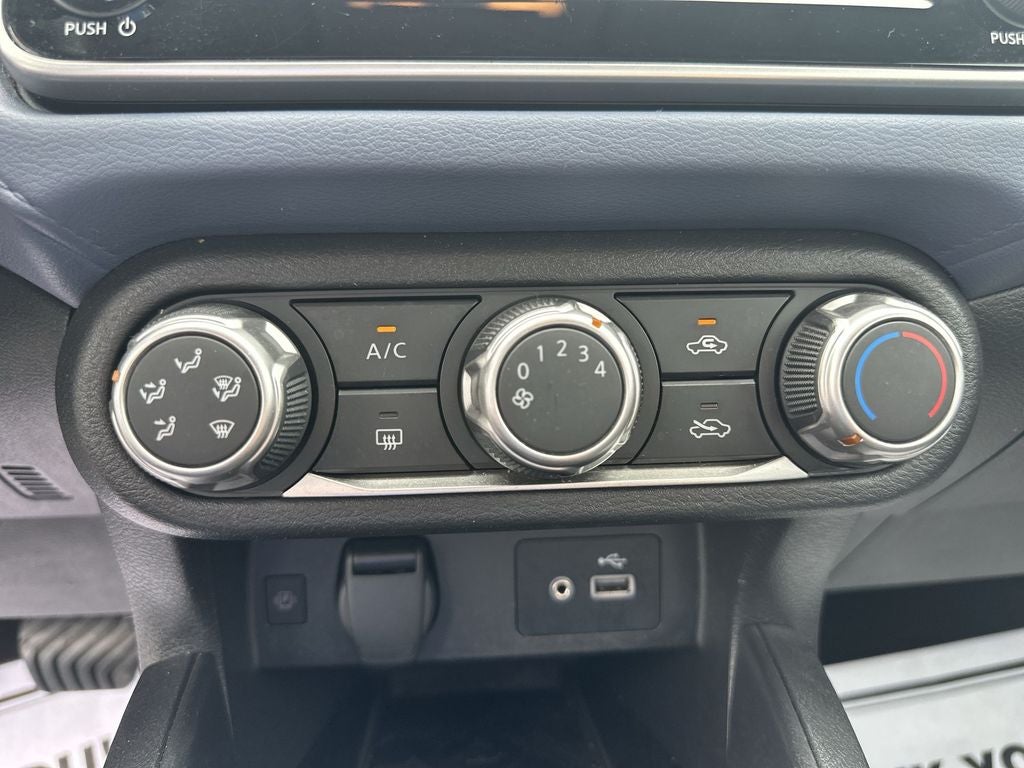 2023 Nissan Versa 1.6 SV