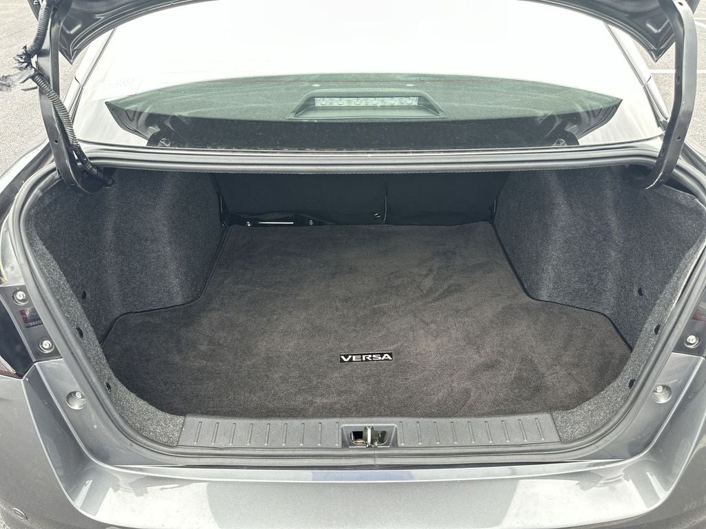 2023 Nissan Versa 1.6 SV