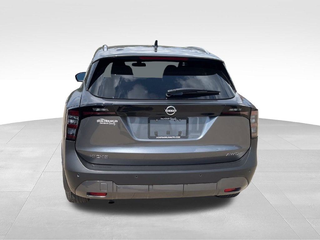 2026 Nissan Kicks SV