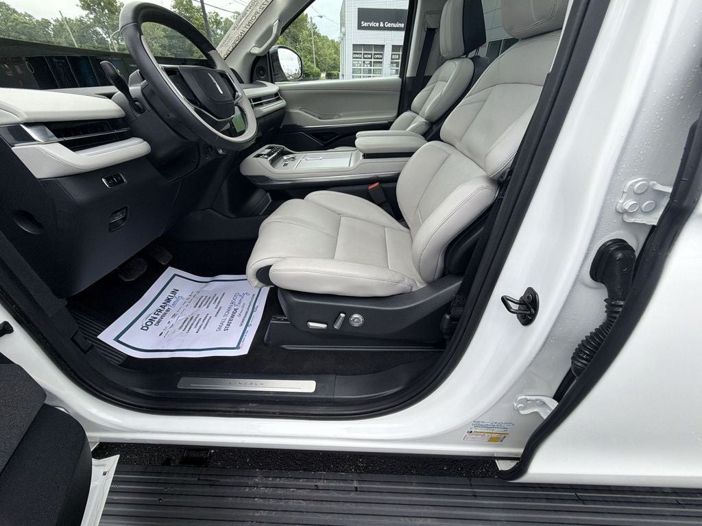 2025 Lincoln Navigator L Reserve