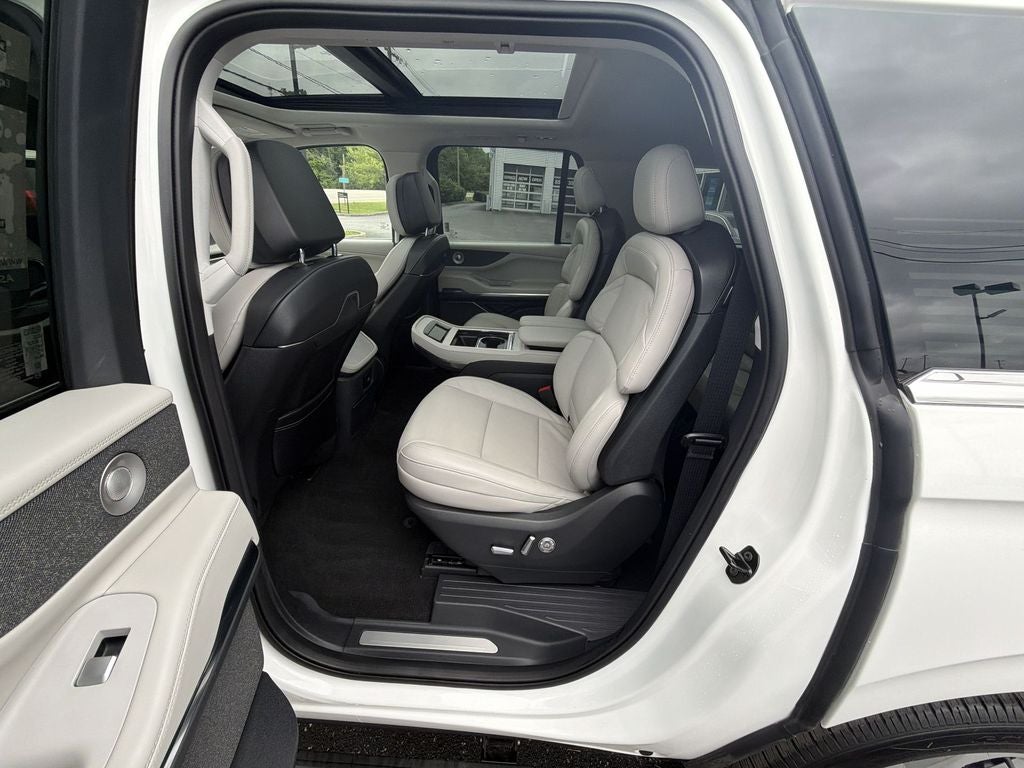 2025 Lincoln Navigator L Reserve