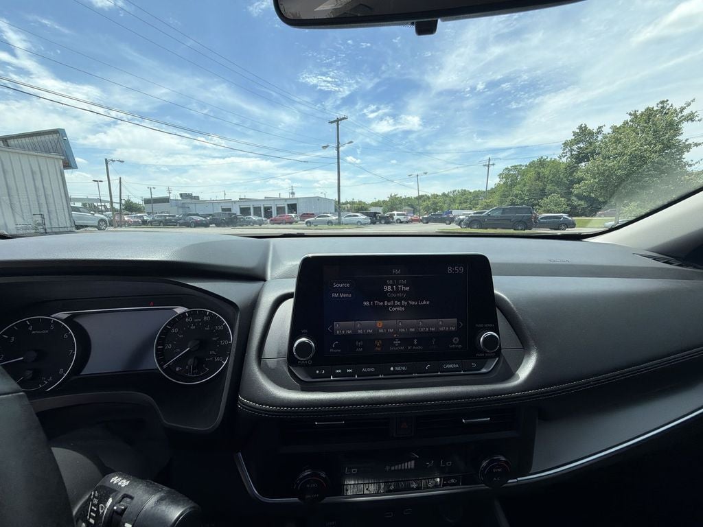 2025 Nissan Rogue SV