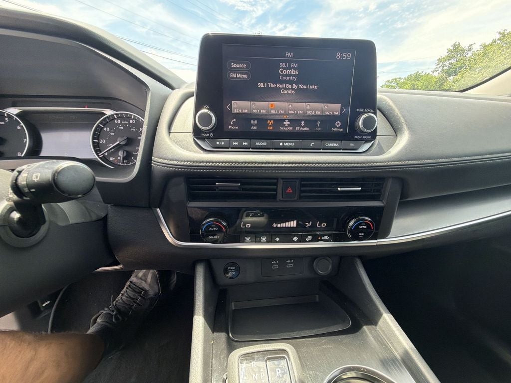 2025 Nissan Rogue SV