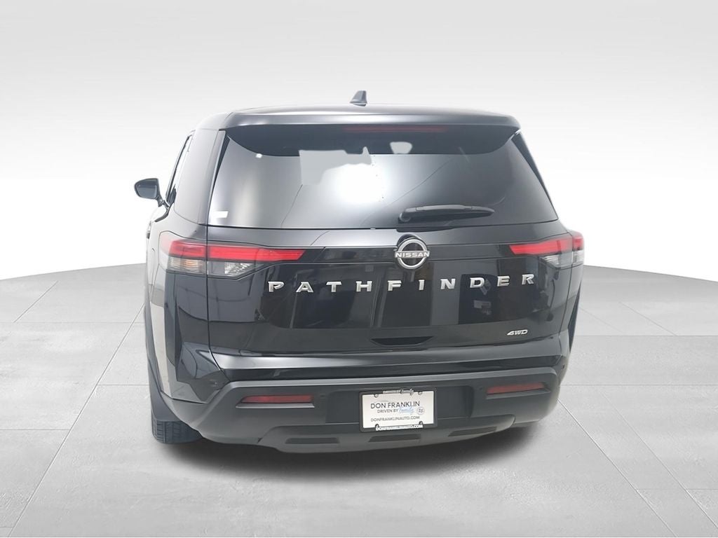 2023 Nissan Pathfinder S