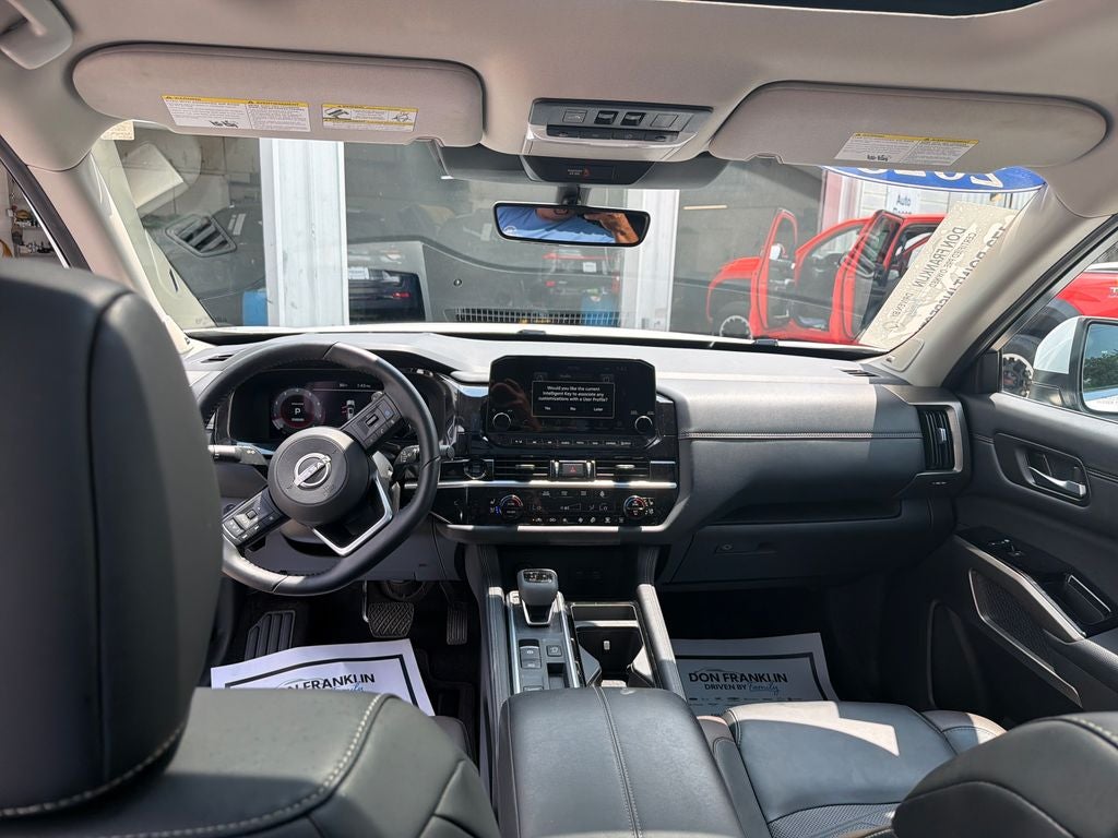 2025 Nissan Pathfinder Platinum