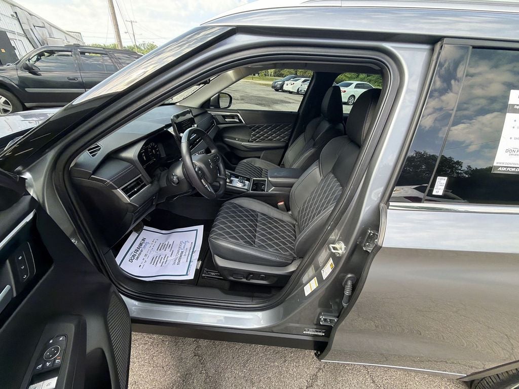 2023 Mitsubishi Outlander SEL