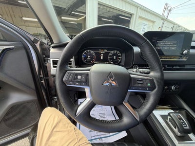 2023 Mitsubishi Outlander SEL