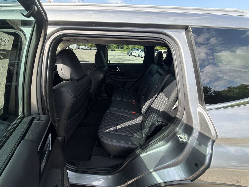 2023 Mitsubishi Outlander SEL