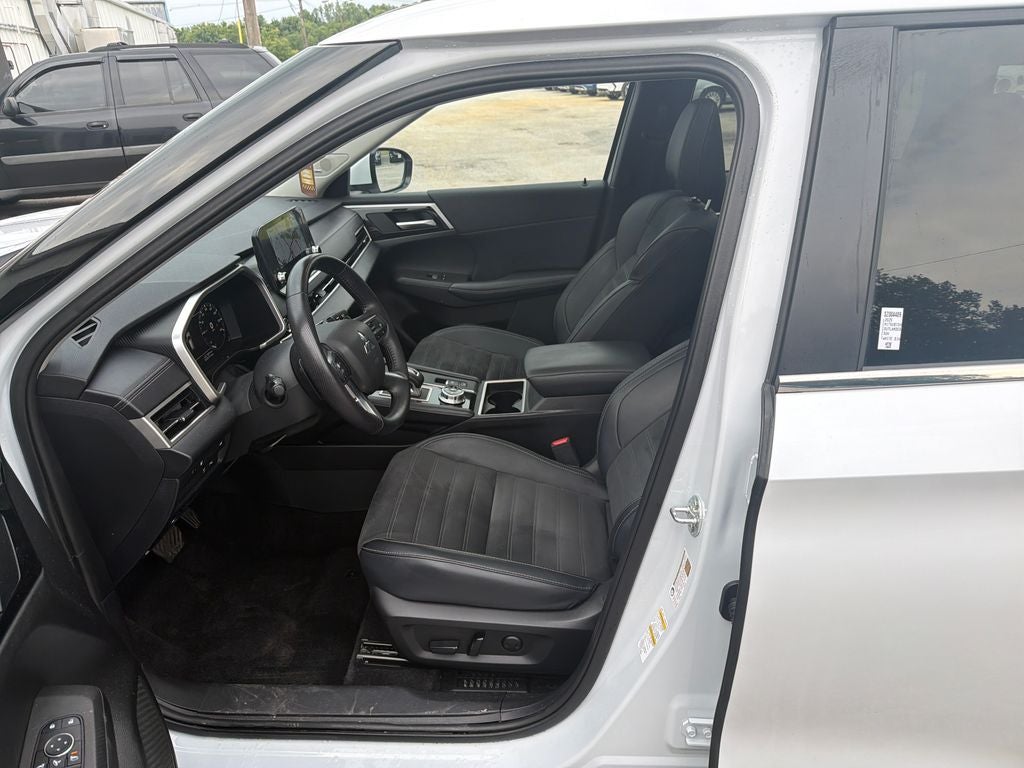 2025 Mitsubishi Outlander PHEV SE
