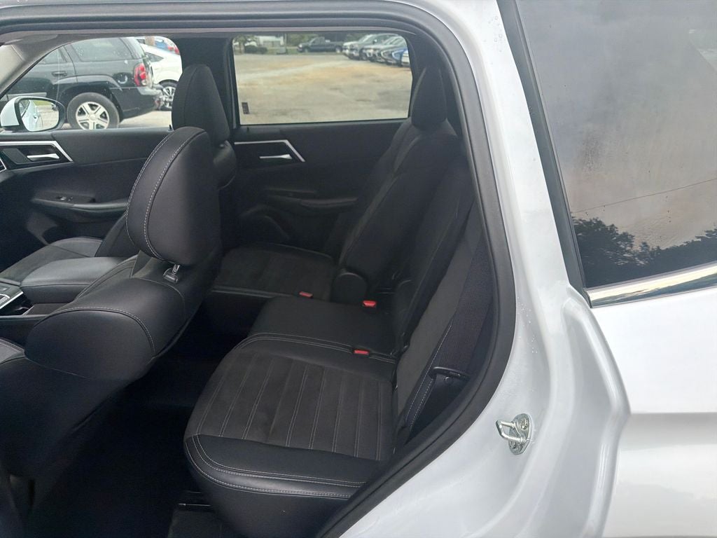 2025 Mitsubishi Outlander PHEV SE
