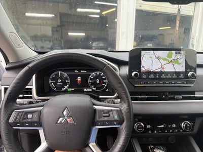 2025 Mitsubishi Outlander PHEV SE