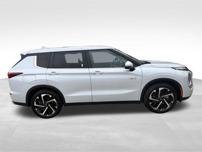 2025 Mitsubishi Outlander PHEV SE