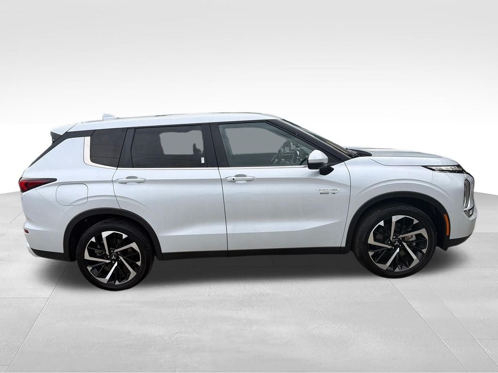 2025 Mitsubishi Outlander PHEV SE