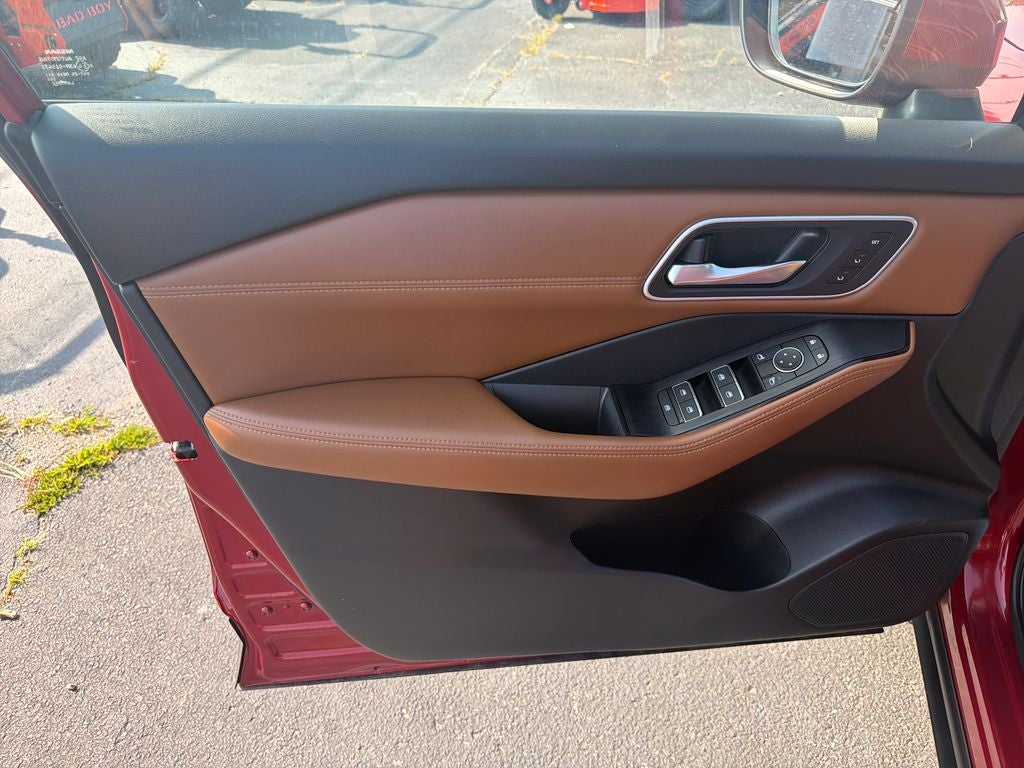 2025 Nissan Rogue Platinum