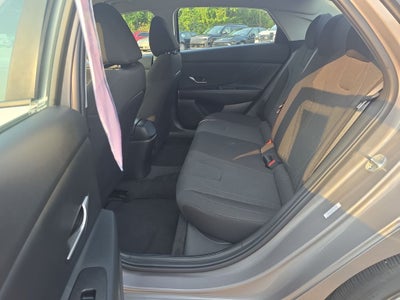 2023 Hyundai Elantra SE