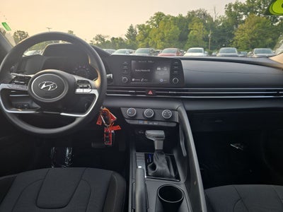 2023 Hyundai Elantra SE