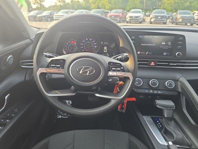 2023 Hyundai Elantra SE