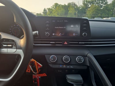 2023 Hyundai Elantra SE