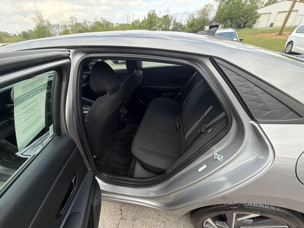 2025 Hyundai Elantra SEL Sport