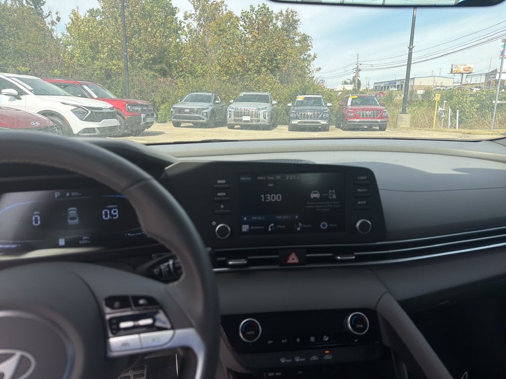 2025 Hyundai Elantra SEL Sport