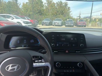 2025 Hyundai Elantra SEL Sport