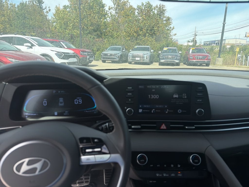 2025 Hyundai Elantra SEL Sport