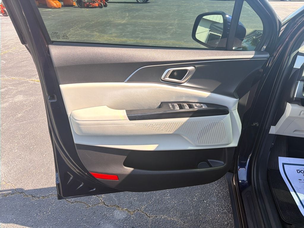 2024 Kia Carnival LX