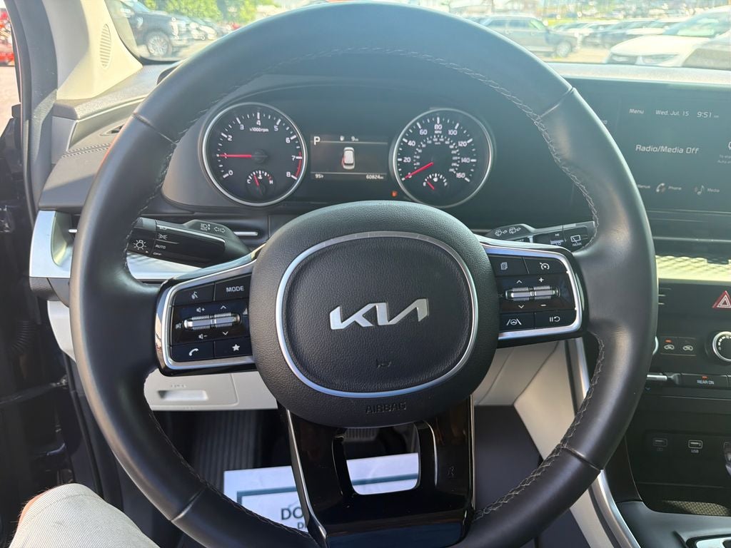 2024 Kia Carnival LX