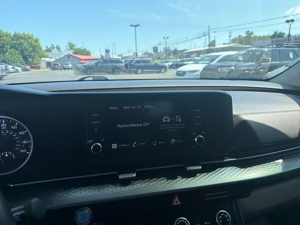 2024 Kia Carnival LX