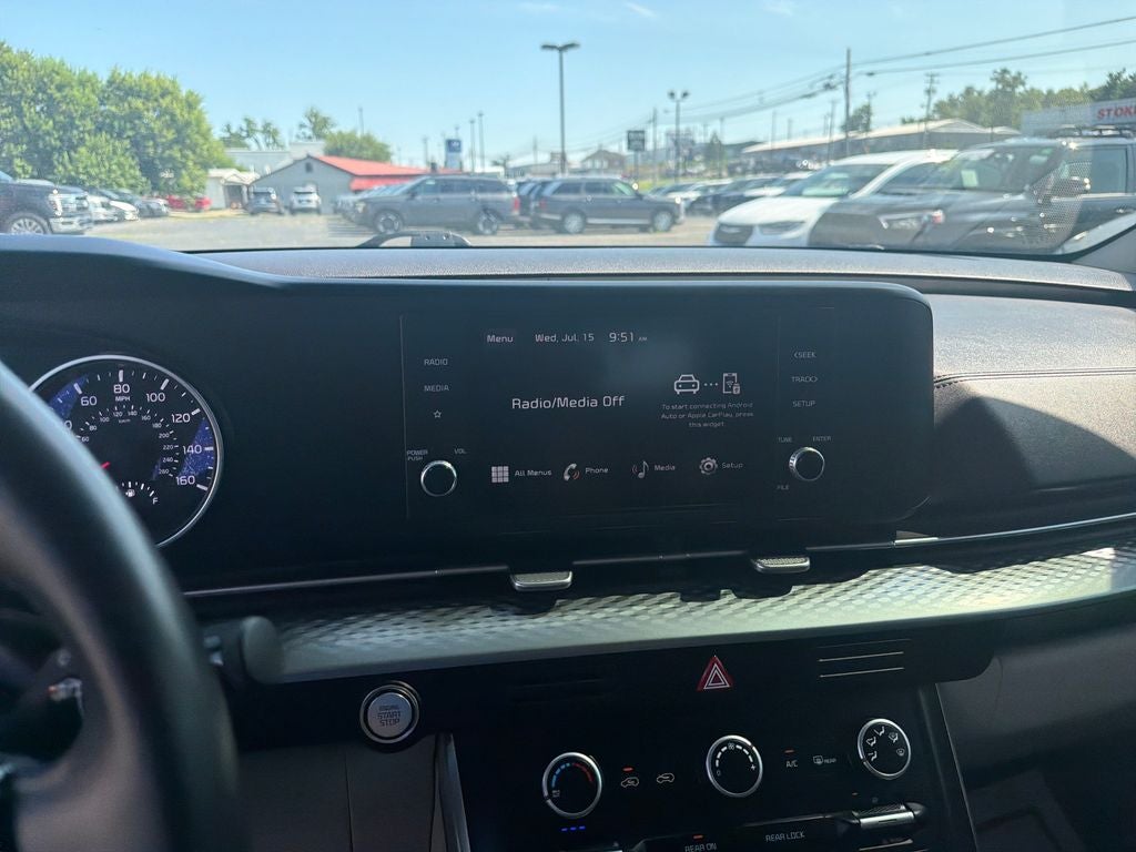 2024 Kia Carnival LX