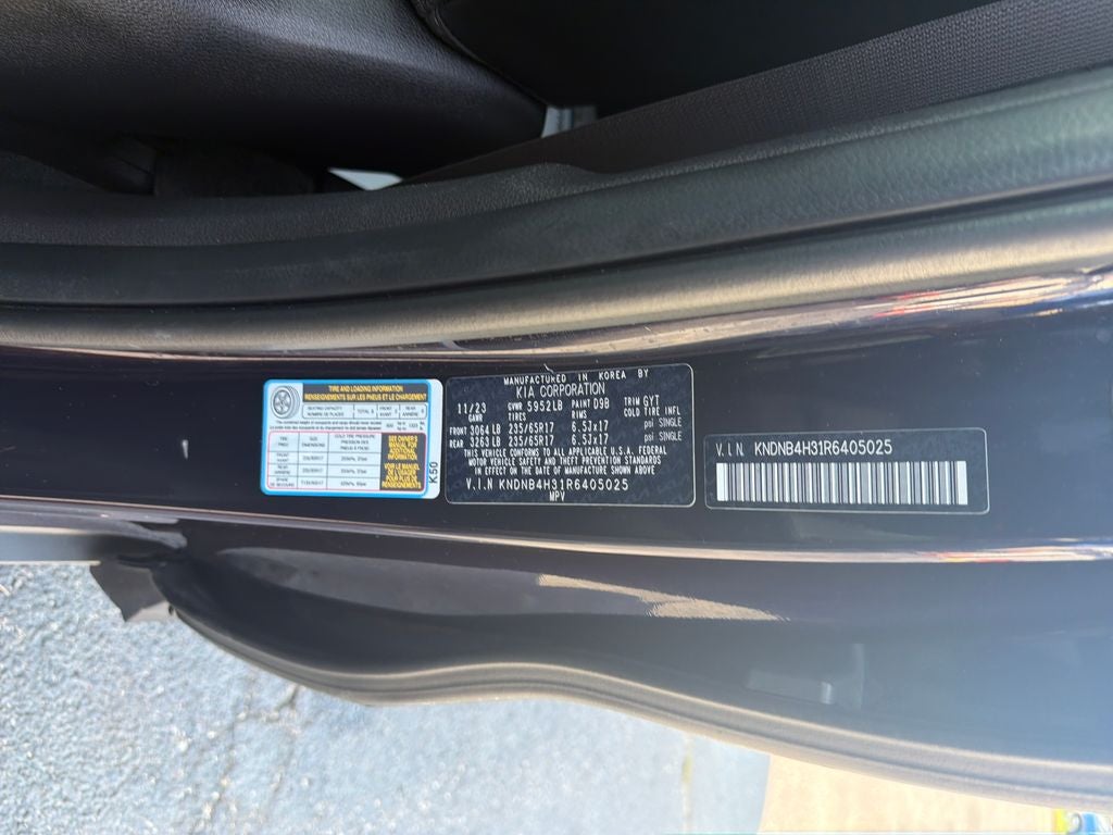 2024 Kia Carnival LX