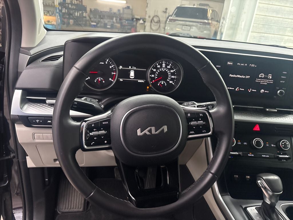 2024 Kia Carnival LX