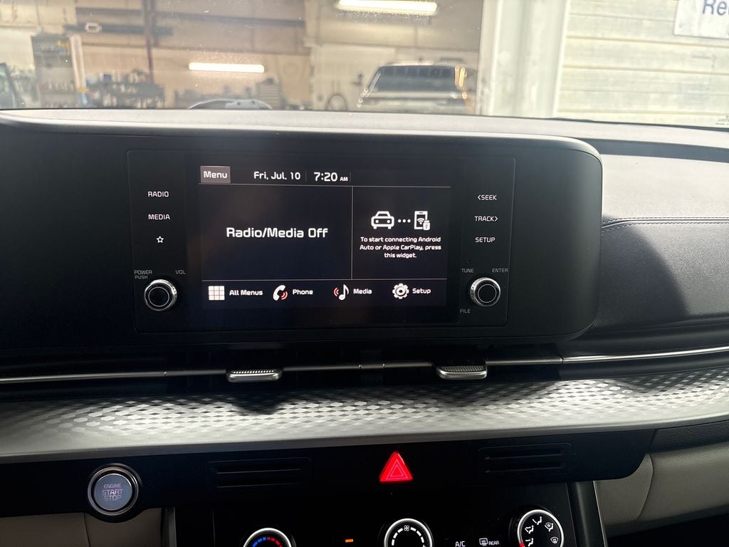 2024 Kia Carnival LX