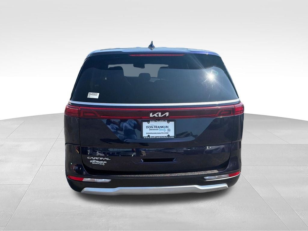 2024 Kia Carnival LX