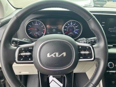 2024 Kia Carnival LX