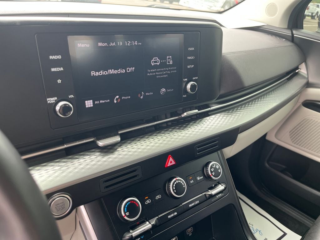 2024 Kia Carnival LX
