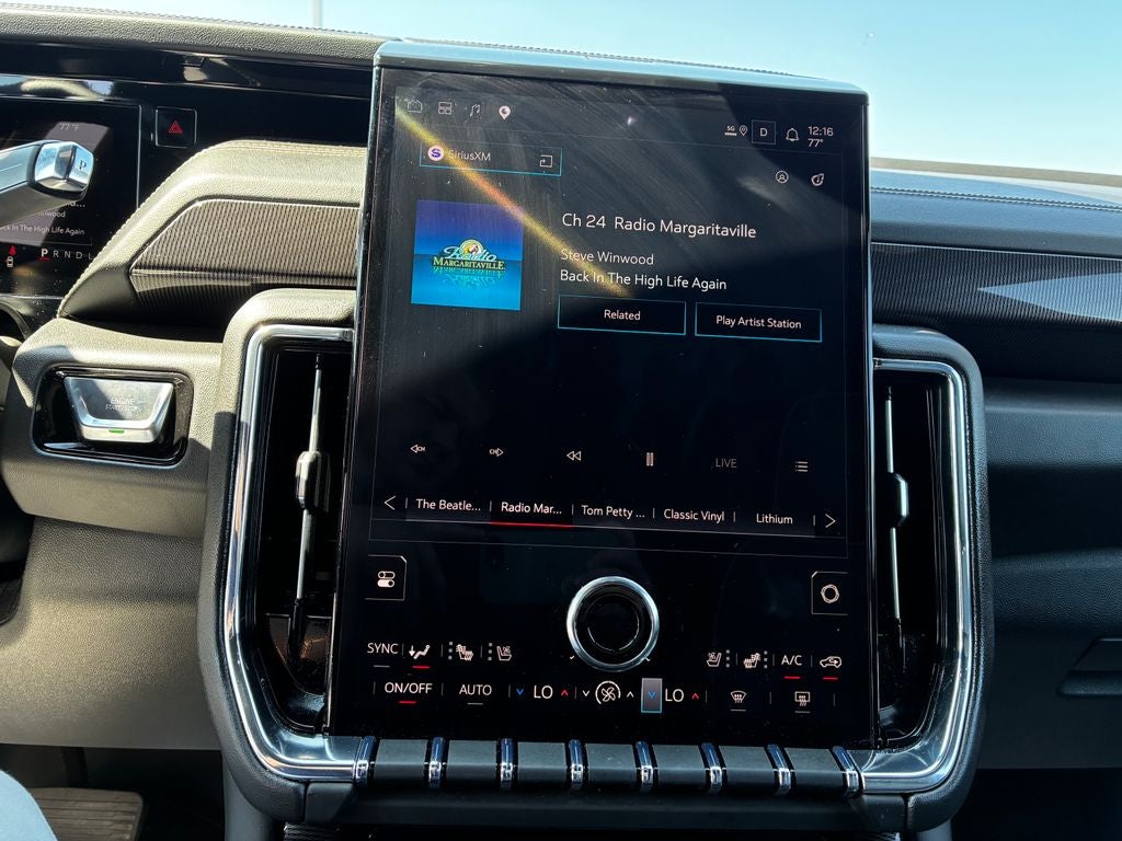 2025 GMC Yukon Elevation