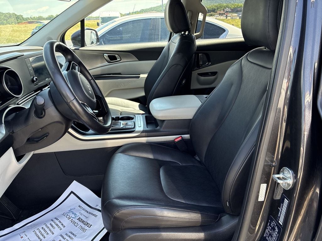 2024 Kia Carnival LX