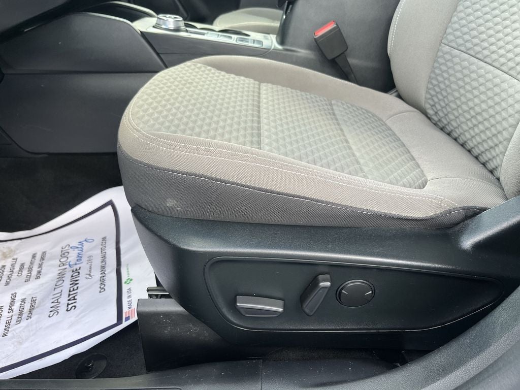 2022 Ford Escape Hybrid SE